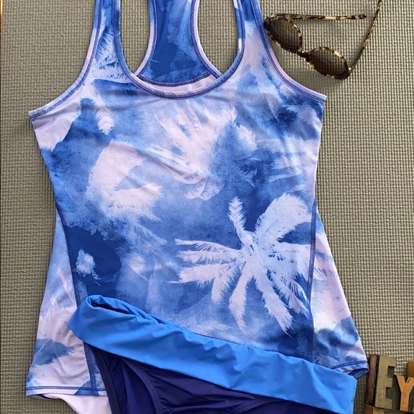 ATHLETA Racerback Workout Tank in Palm Tree Print - Picture 1 of 8